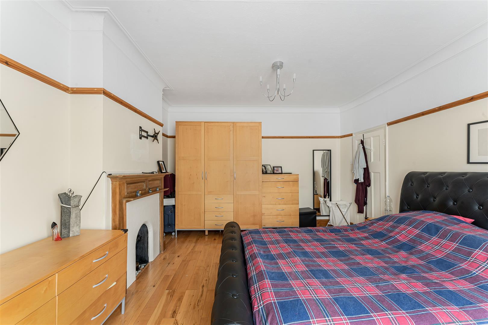 Property Image 0242b685-4f4e-4e74-8ba4-1c14514b4e3b