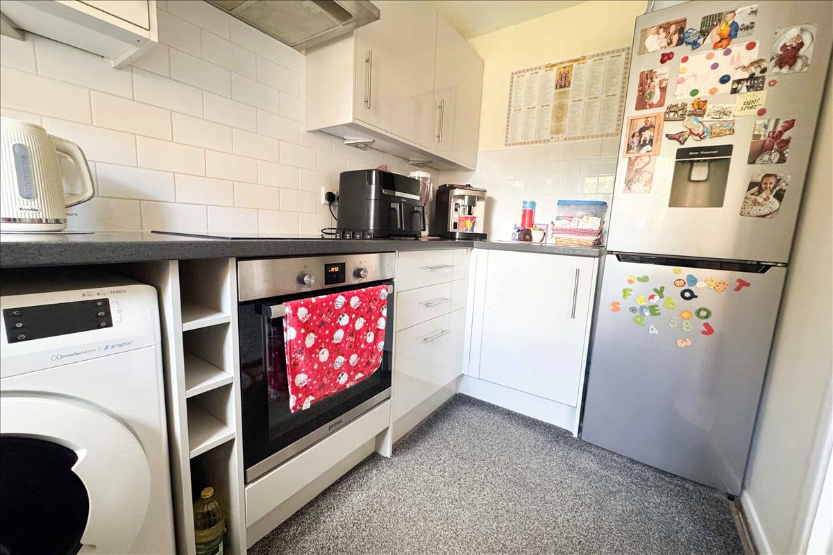 Property Image 024b74c1-5260-45bf-a48d-d36e47e0f0b6