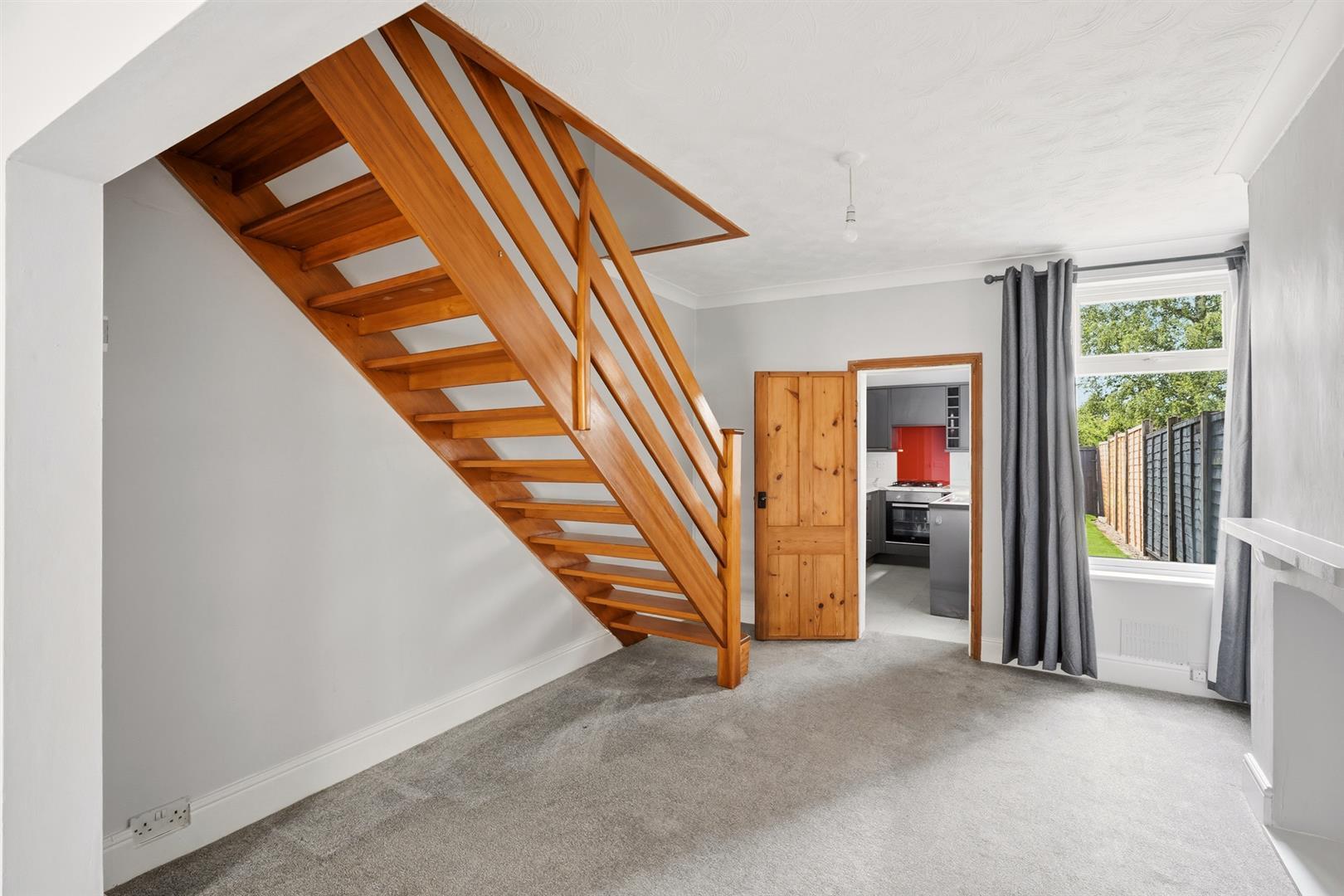 Property Image 0251f82e-6e7b-4d5b-a56c-5be1ec749bd7
