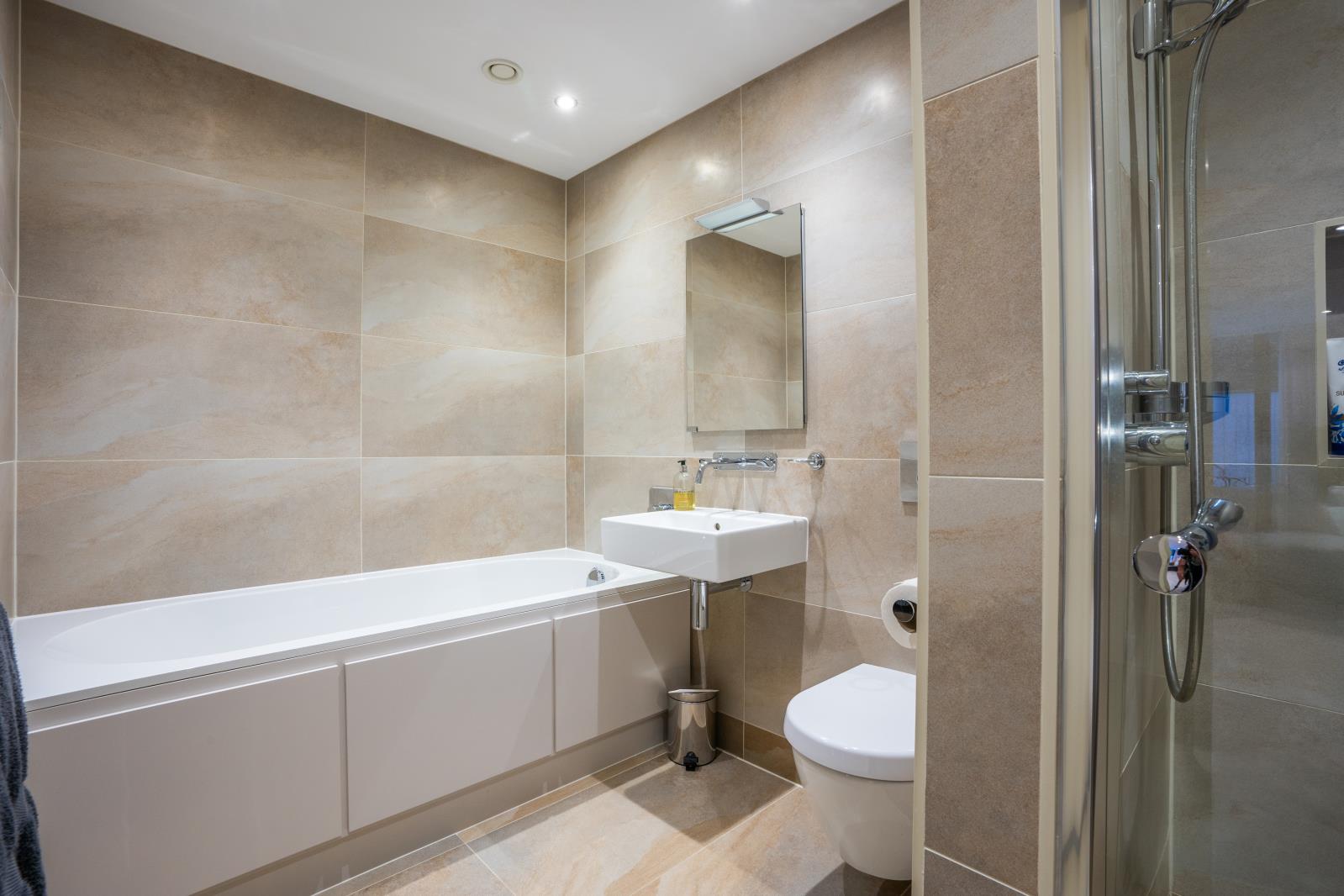 Property Image 0266a3b5-838e-46eb-92cf-6f5077b8b145