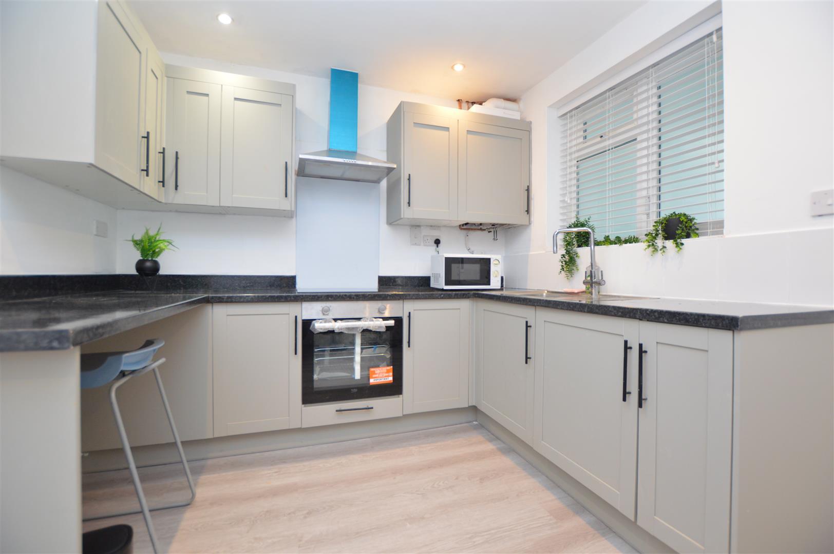Property Image 0280e5fb-c0e4-41ef-b3dc-4942d2e4afe8