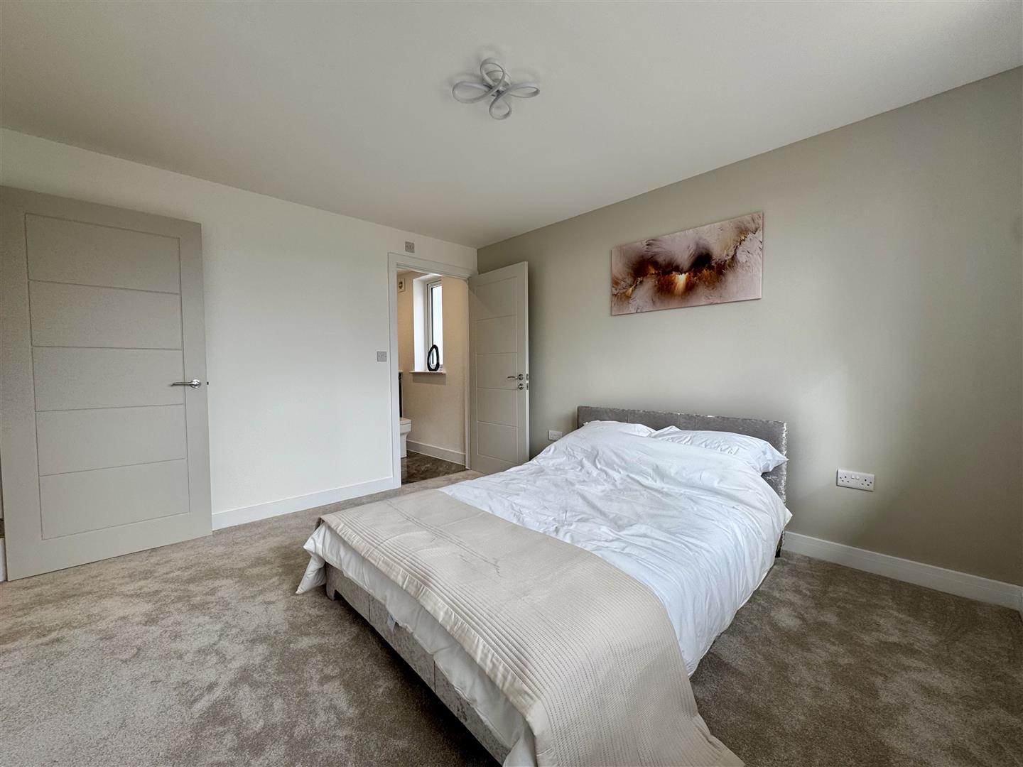 Property Image 02858d26-8e04-456a-b9fc-a8266ffabee8