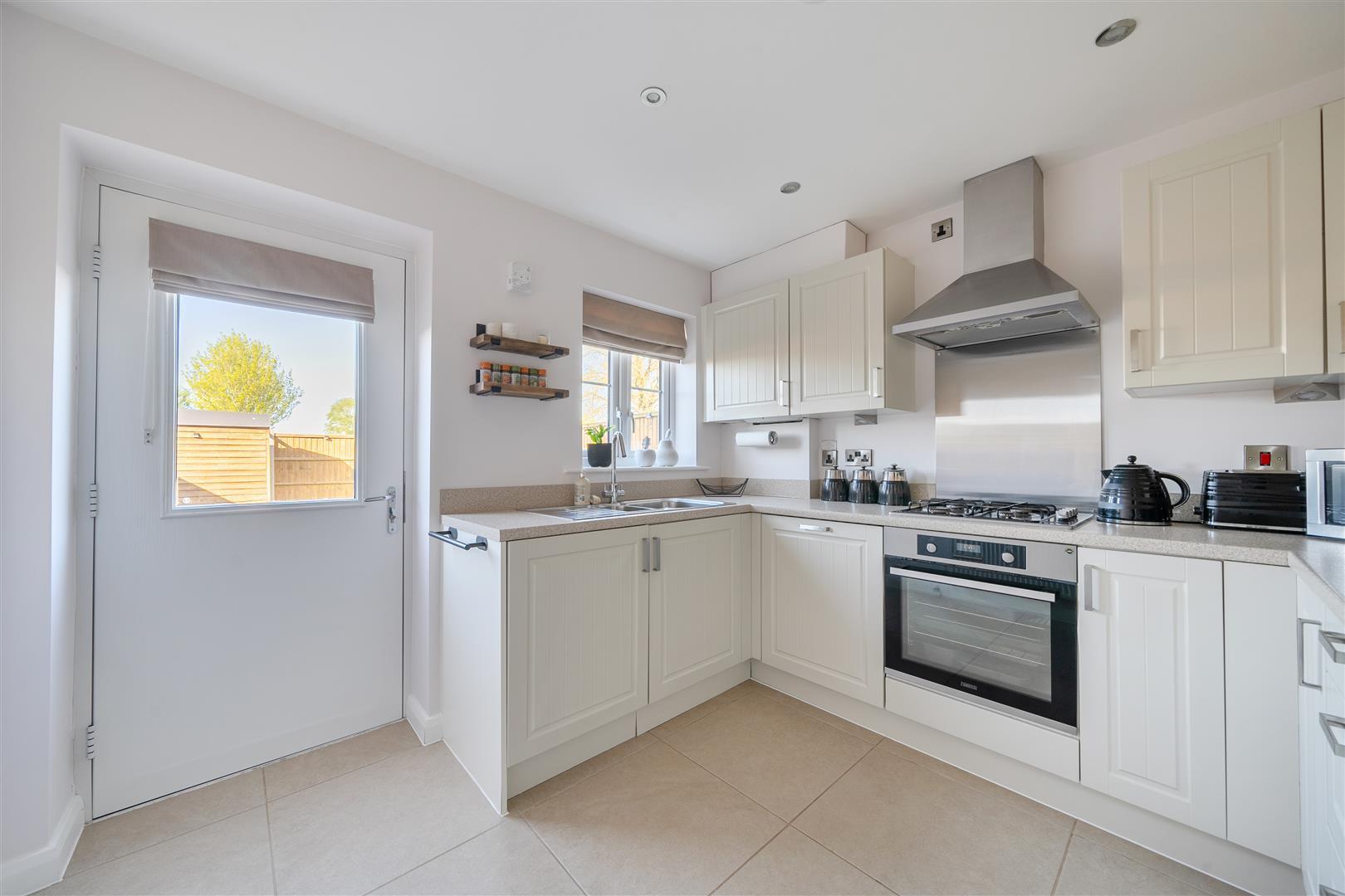 Property Image 0290f67d-faf1-4e3f-9699-00b04008ca19