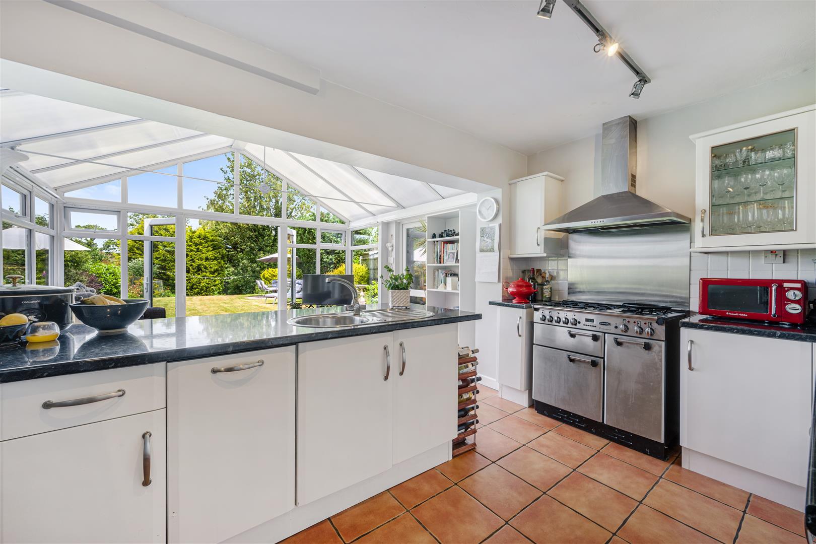 Property Image 02a8aff7-63f6-4f4b-9946-fbfb62937cfb