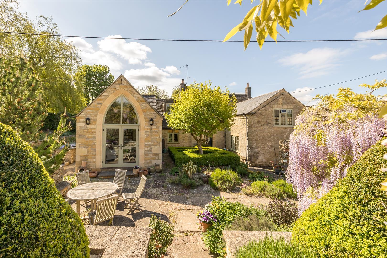 Property Image 02aca772-79ca-4af0-879c-63d19e792bce