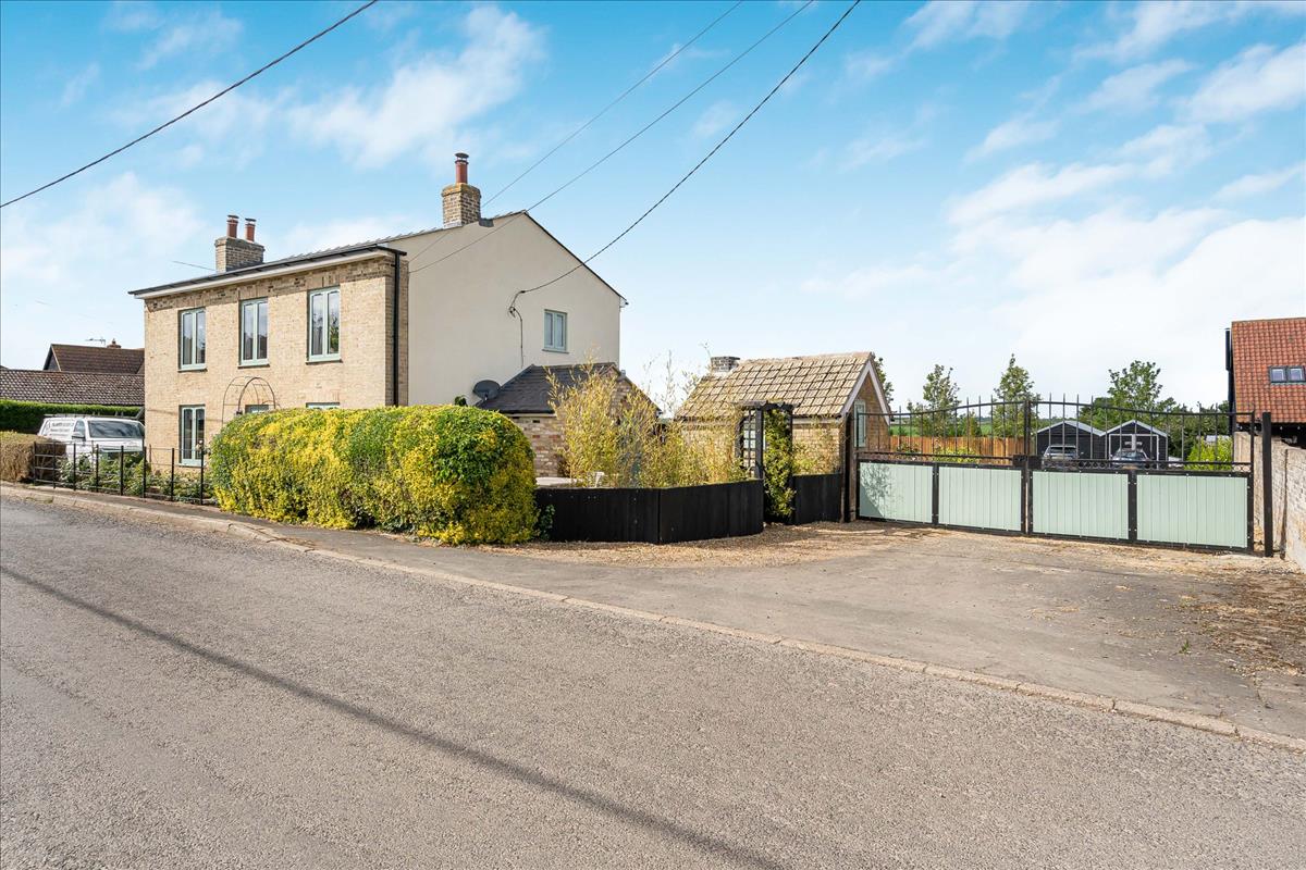 Property Image 02cb7d57-5b88-4928-a30a-61f8f5769c4d