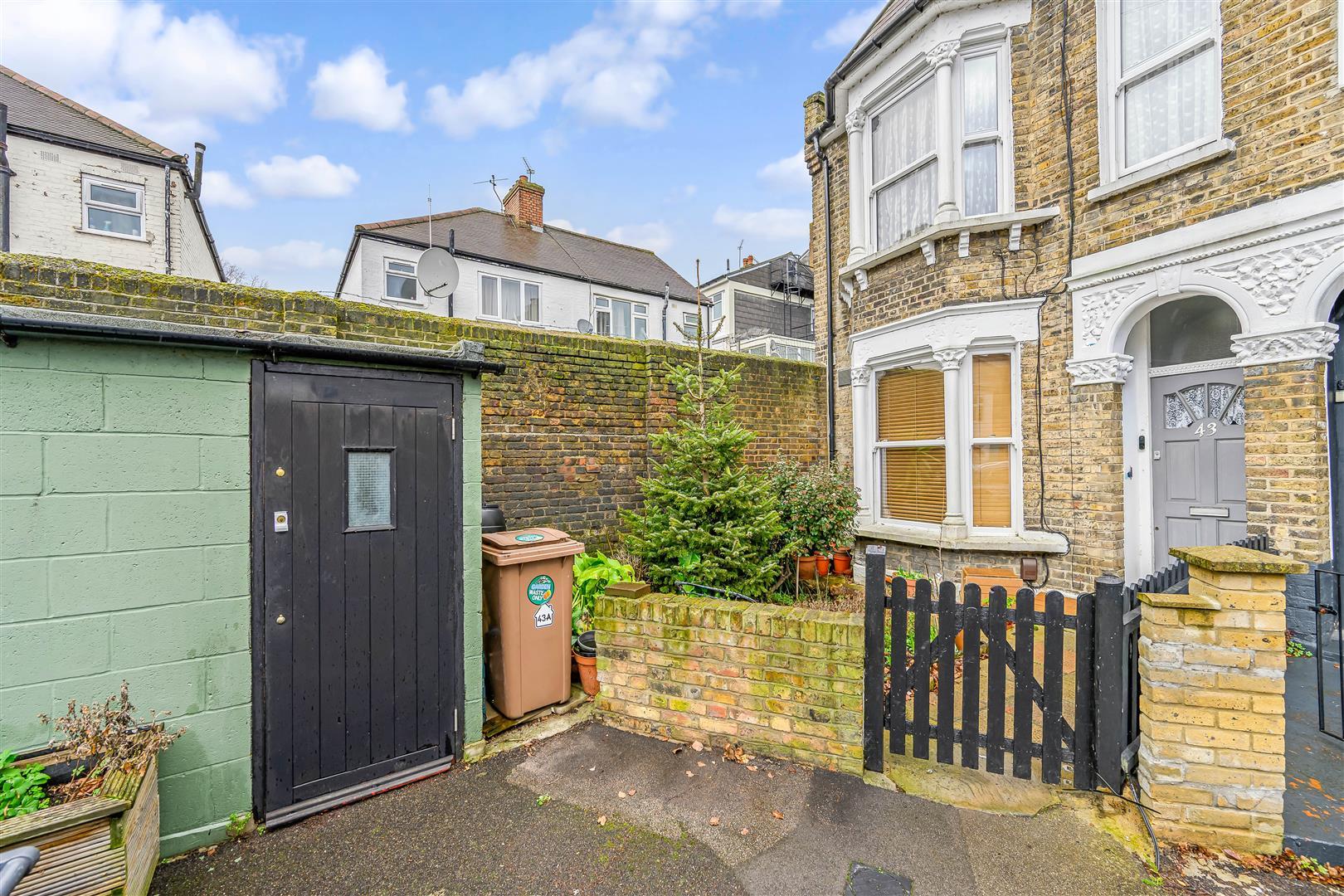 Property Image 02d57836-63d1-47d2-bb08-2fa6629fa5a3