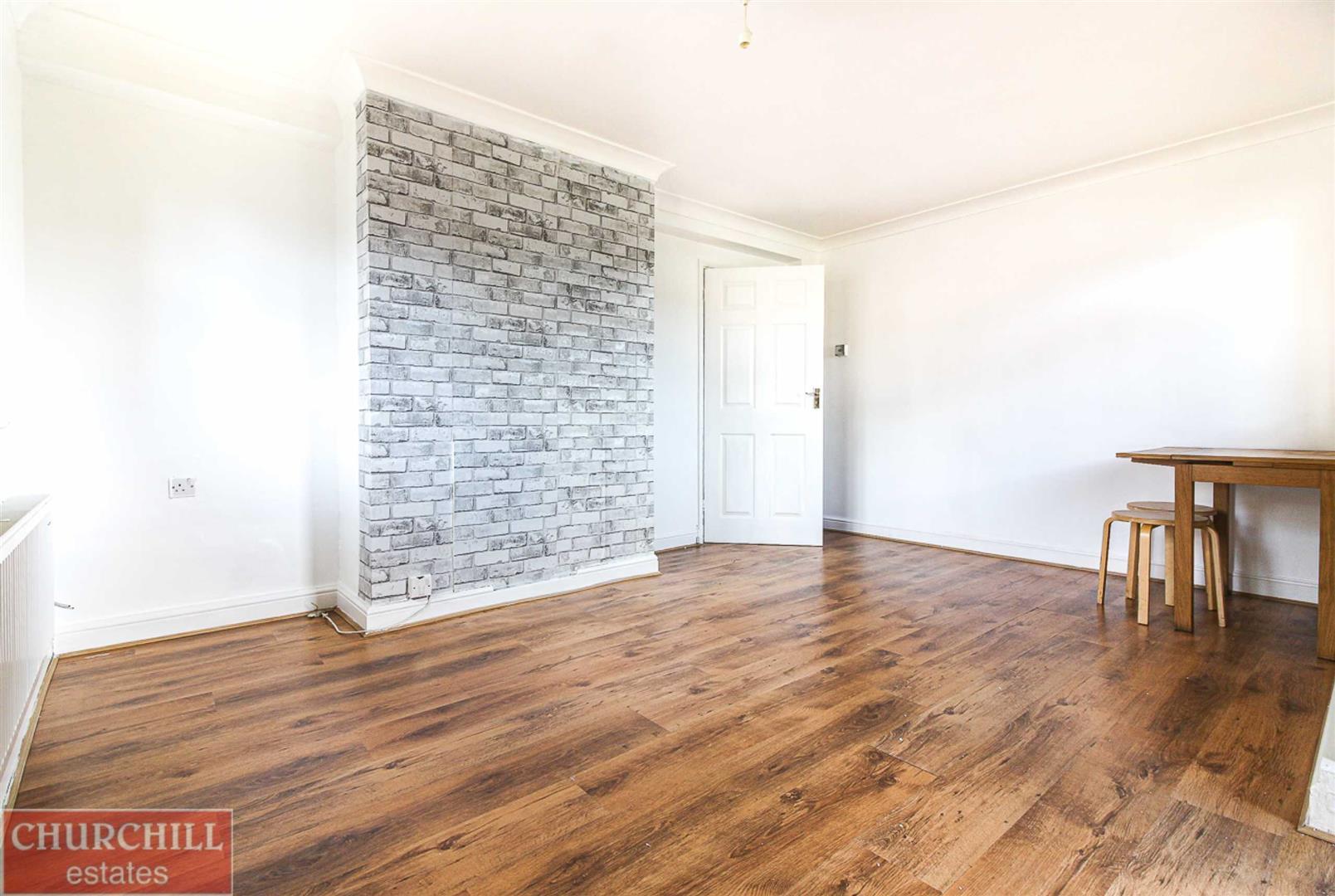 Property Image 02f0273e-fd3f-4d21-8729-9e0069448b9b