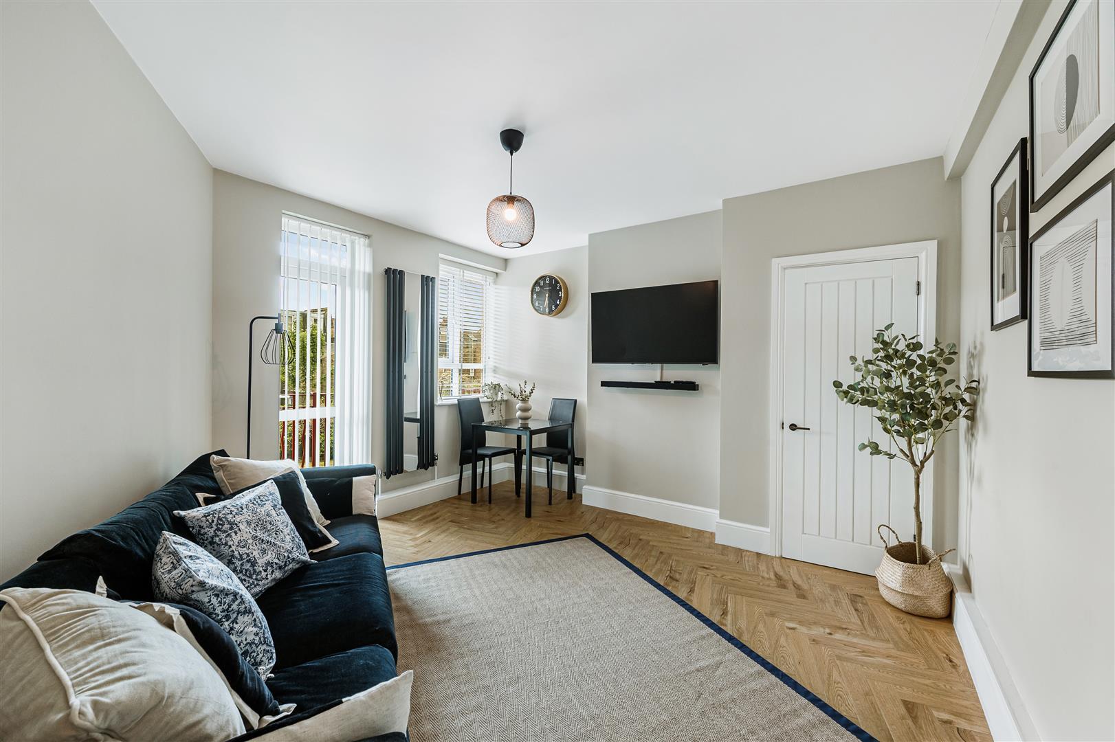 Property Image 0307c93b-7c0e-4698-baf5-cf31a01f3d21