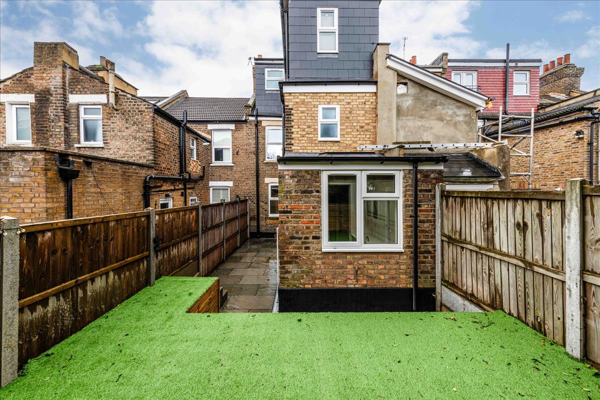 Newly refurbished four double bedroom house with garden on Bushberry Road E9 Homerton