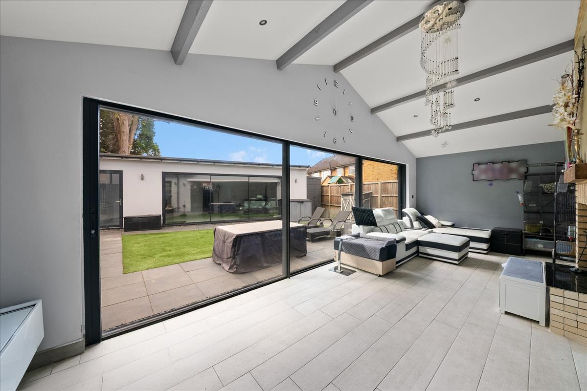 Property Image 032028fc-46d0-4104-af8e-db91c2bac2de