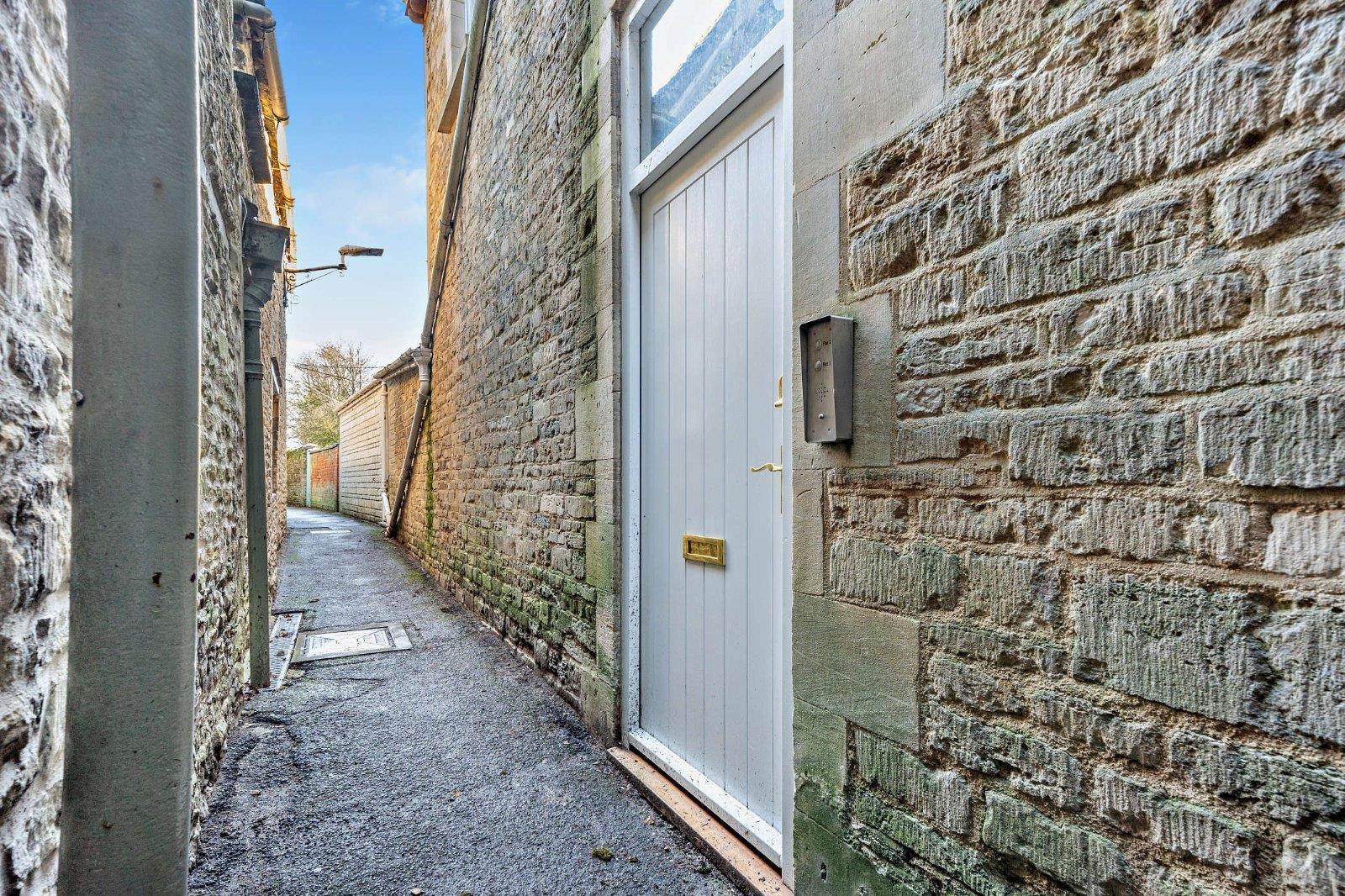 Property Image 033a23c8-36b0-4e35-89e1-cd33b0a79df7