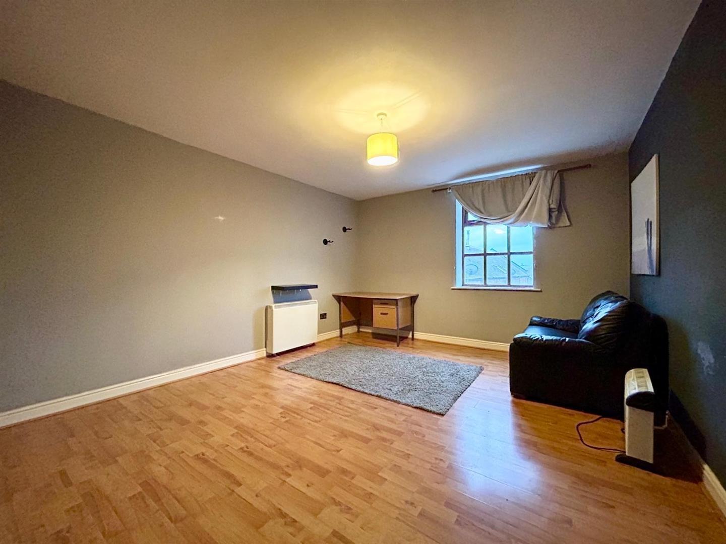 Property Image 033a9ea1-5c4f-4c25-aad0-a01a463d8c48