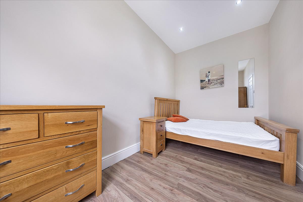 Property Image 033bf6fb-7033-4475-9210-c83aa7aefd0a