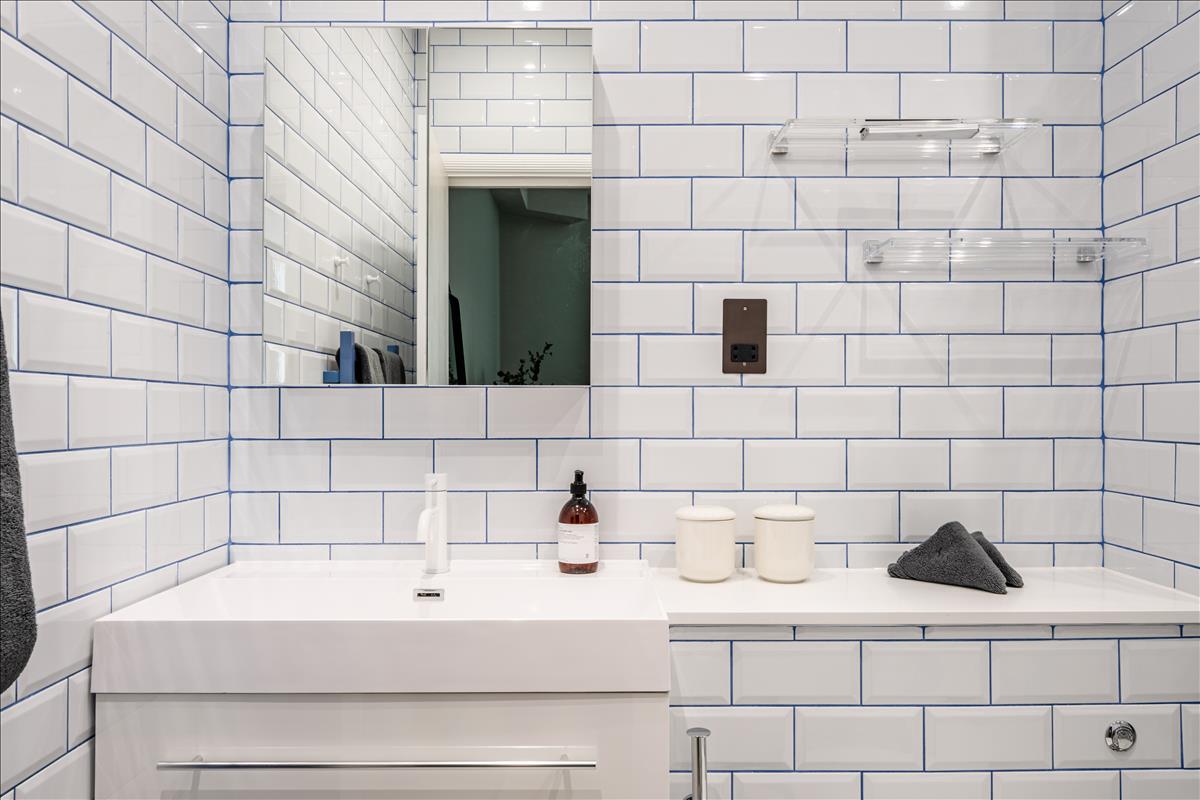 Newly refurbished two bedroom high end apartment for let in the exchange building Spitalfields E1
