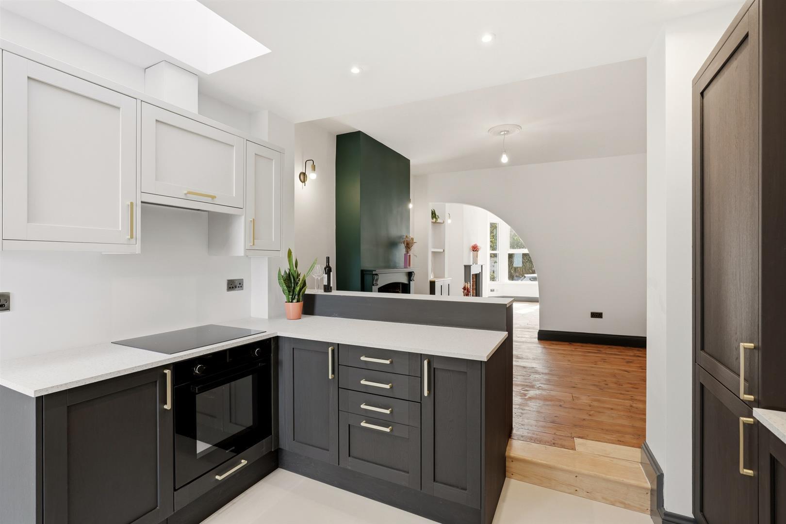 Property Image 0363dd2c-cf60-4867-8f0a-03762da341bf