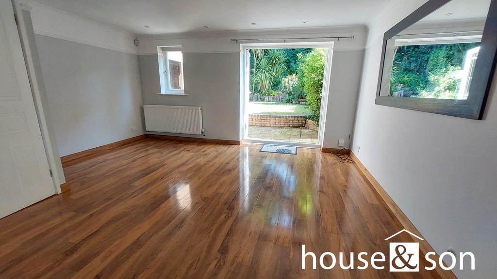 Property Image 036f7d6a-f2e3-407d-85e2-137b1e4ac2de