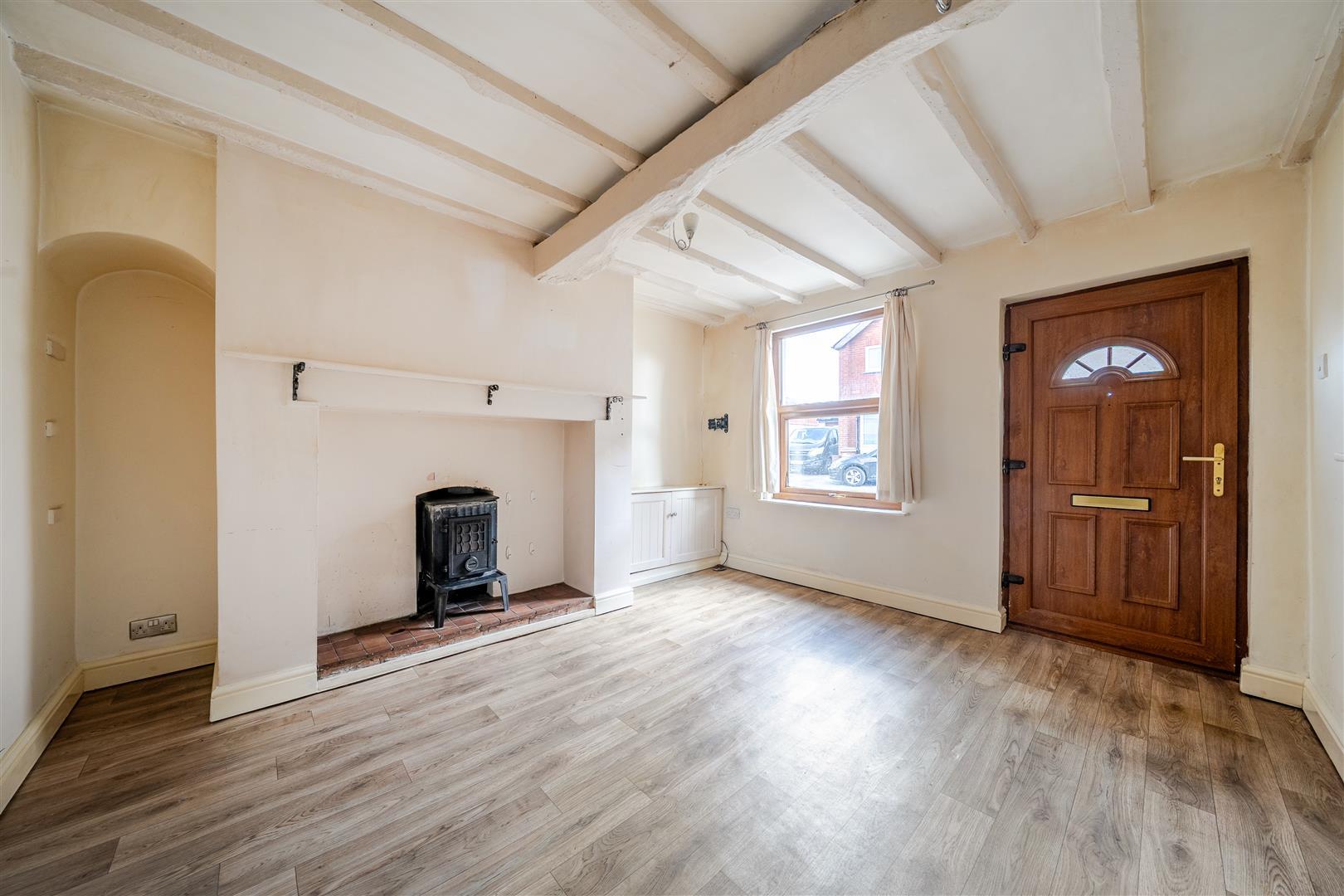 Property Image 03814401-b6b4-4f93-8e67-5a9a5524288e