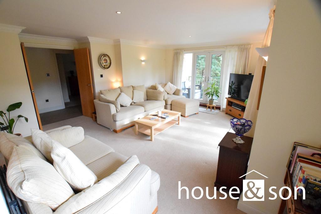 Property Image 039330e3-d7a5-4a6e-9678-e8d386ab2ad6