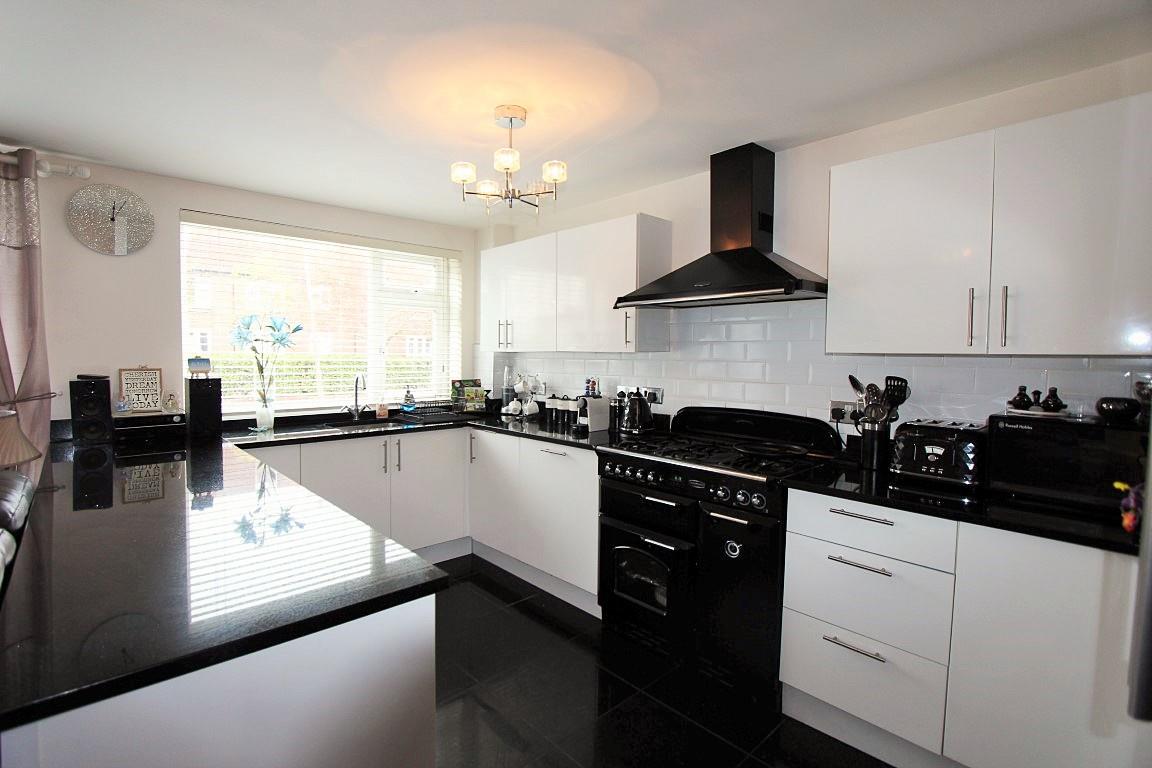 Property Image 03a16410-6110-4101-9c52-c040e3018500