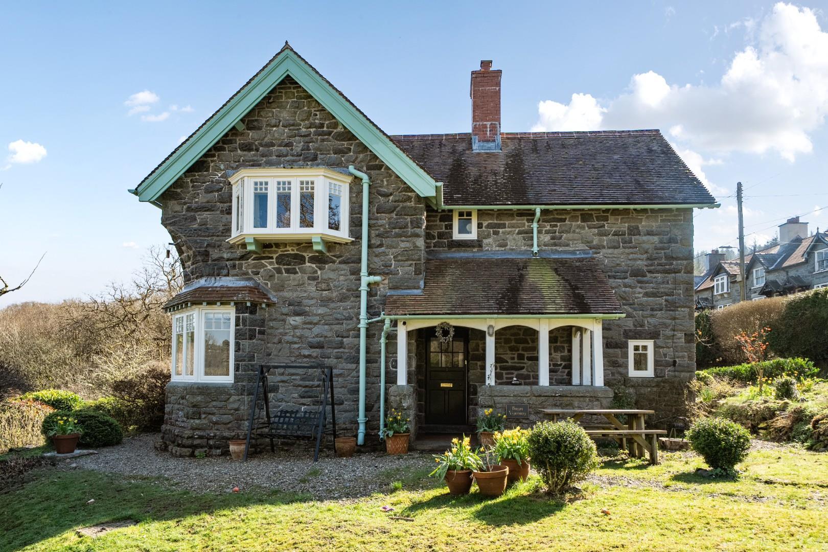 Property Image 03bde539-e4f9-469f-895b-11359c0589af