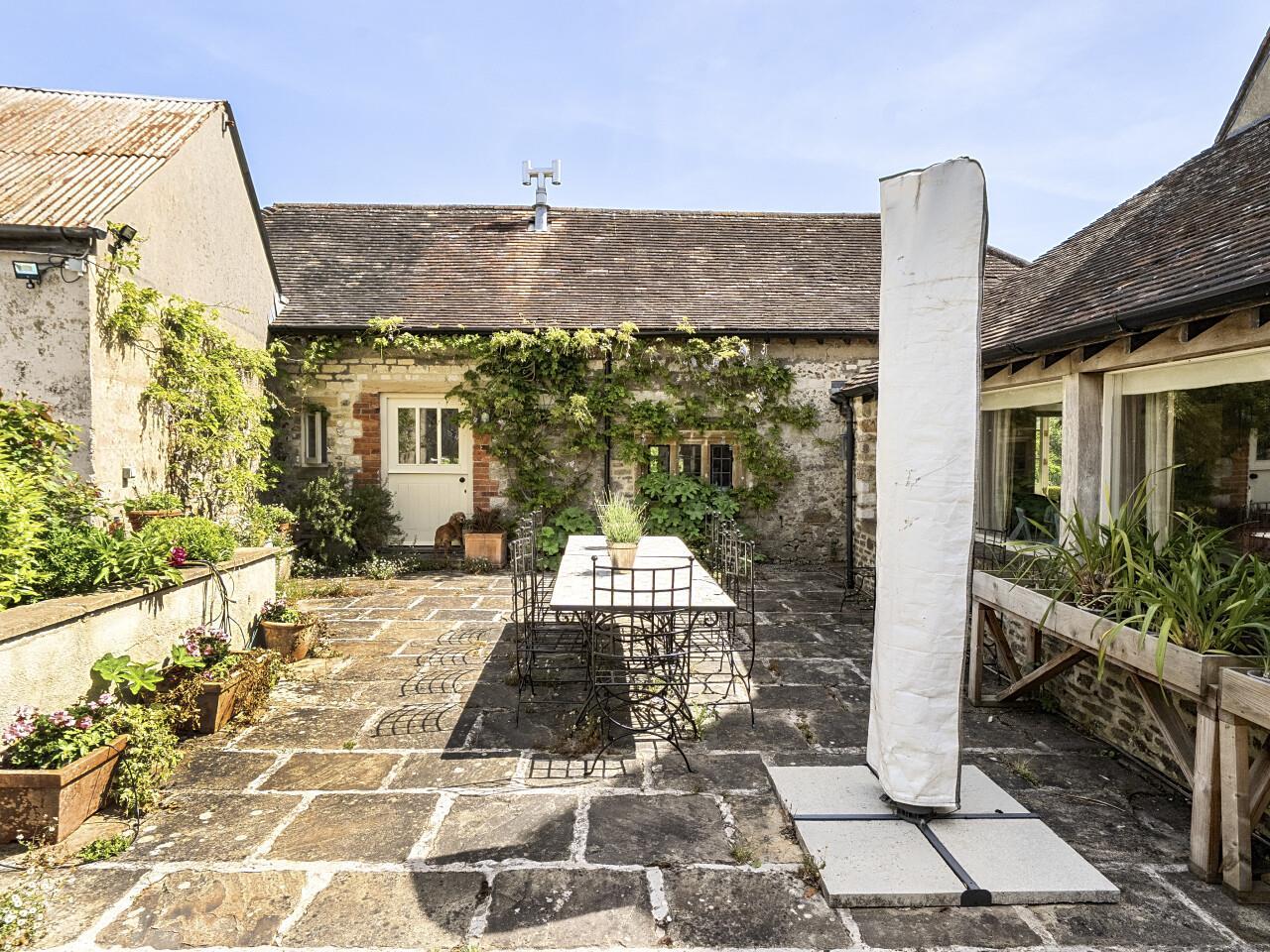 Property Image 03def132-68f3-46f6-a5f4-95685ffd45ed