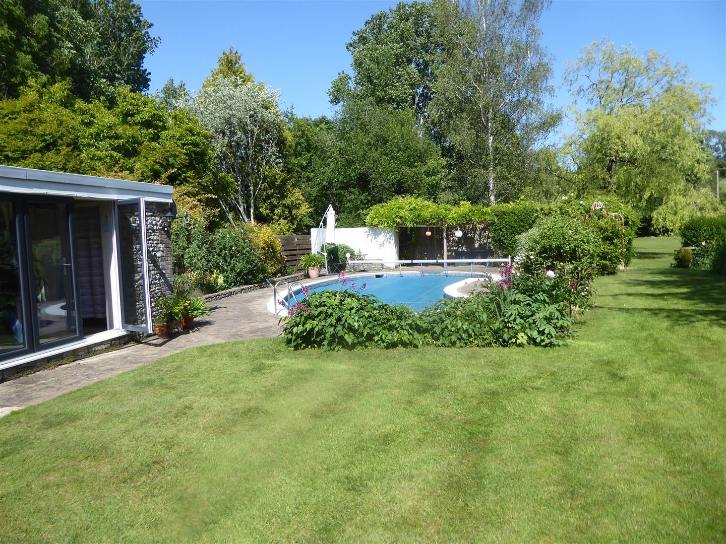 Property Image 03e88bff-fa1a-46eb-ad6c-362ee8428938