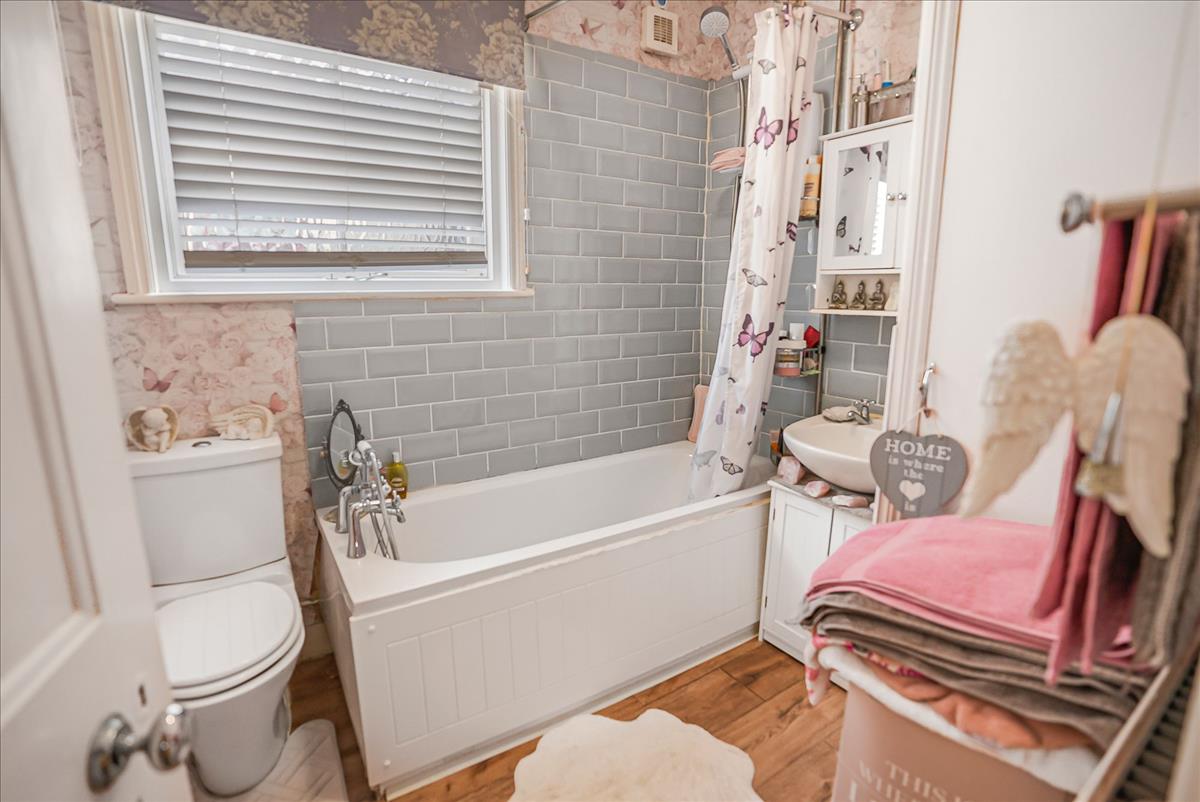 Property Image 0406d221-d608-4561-b6ed-bde3d0dd1876