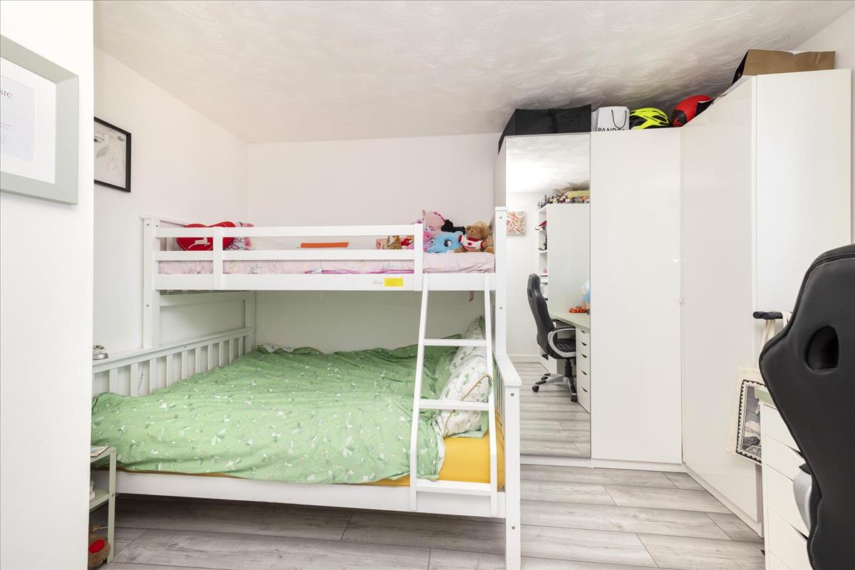 Property Image 04103054-f2f4-4cf4-946b-353cb9360301