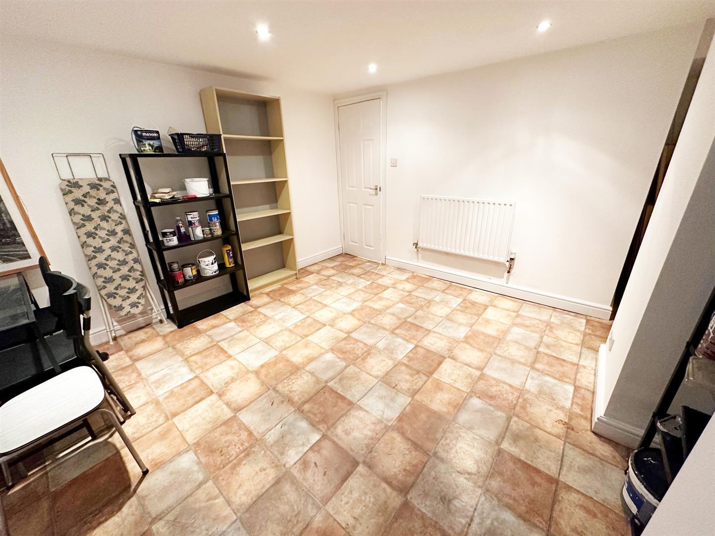Property Image 041678b9-2c70-428f-a6f0-aecb8b59ff8e