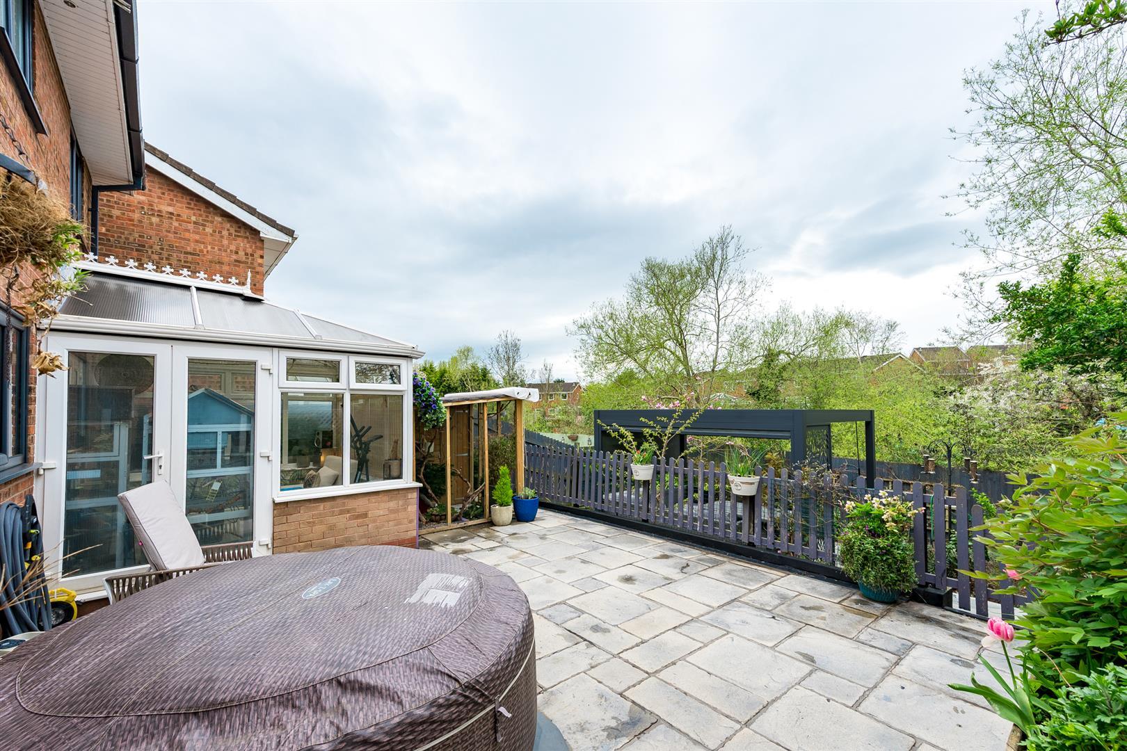 Property Image 0419fb2f-922d-4b5a-8167-11c8397a9d6f