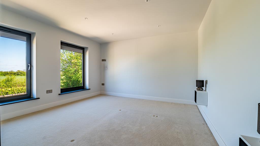 Property Image 041d2e74-42e9-4342-91b5-c33372e26d98