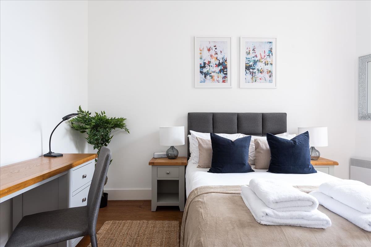 Property Image 042d8e6b-3986-4f84-980c-a2ff81b2e53e