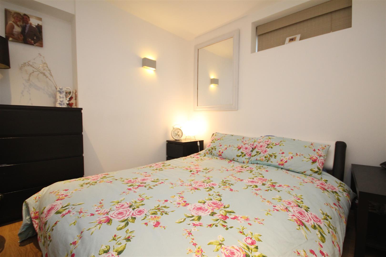 Property Image 042e87e7-e9e6-4815-a8a8-42b9c545dbbe