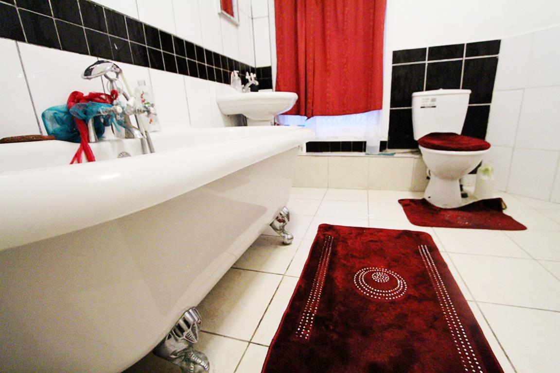 Property Image 04362168-70a9-493a-a12f-3d55b542c677