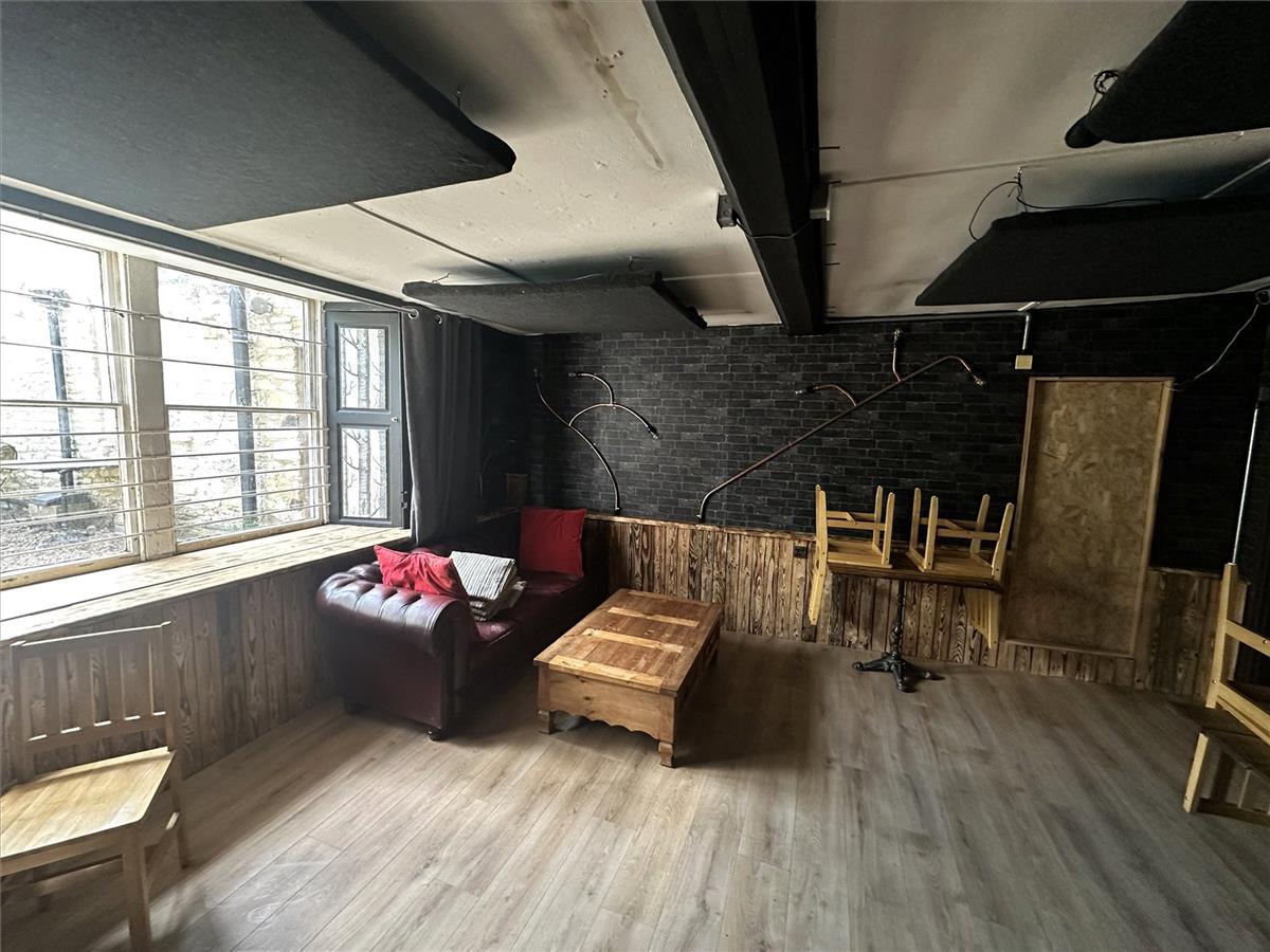 Property Image 0449aa11-f7e6-46a8-b0cd-9fadf33f8de0