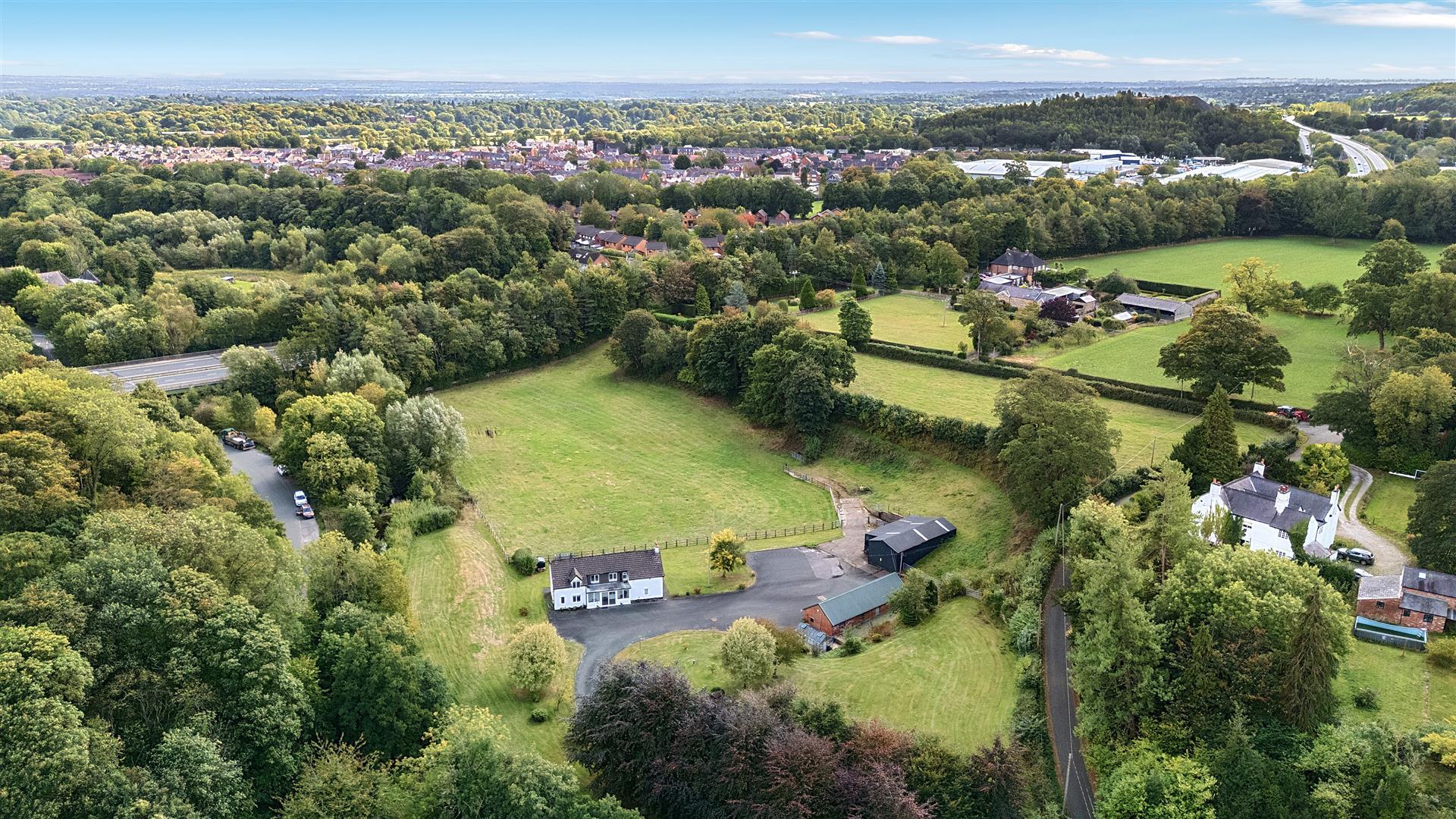 Property Image 044f40d0-c4c3-4c05-b2ee-880353a3ae47