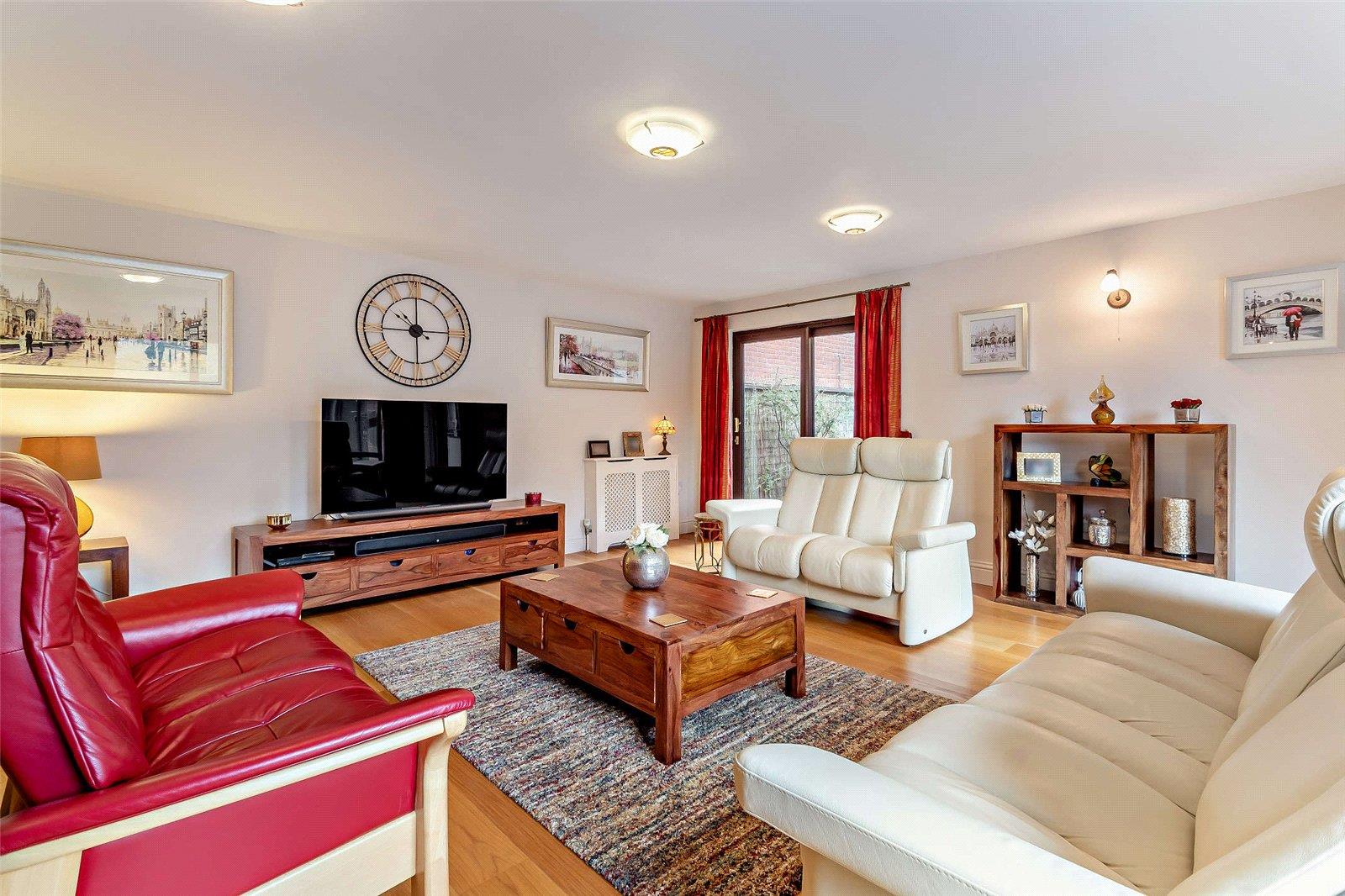 Property Image 044f8313-7b9b-4104-beba-91ff42c37dd8