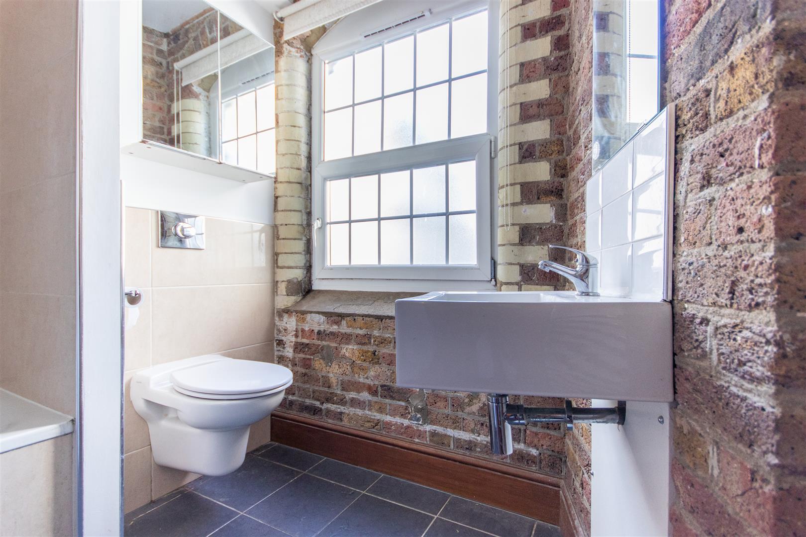 Property Image 045be202-debc-49fc-91d7-634e45e69e7e