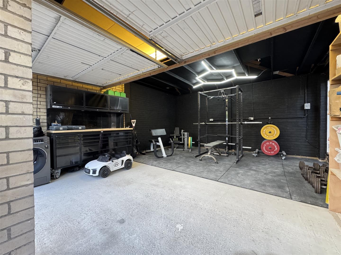 Property Image 0470b212-59ea-4a2f-9854-65956e35bd80