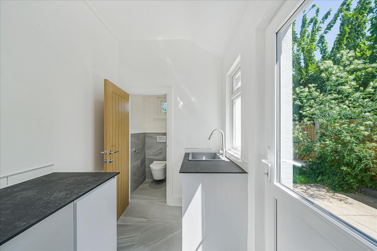 Property Image 0472e65e-41d7-494b-a51d-1e0ba2767ff0