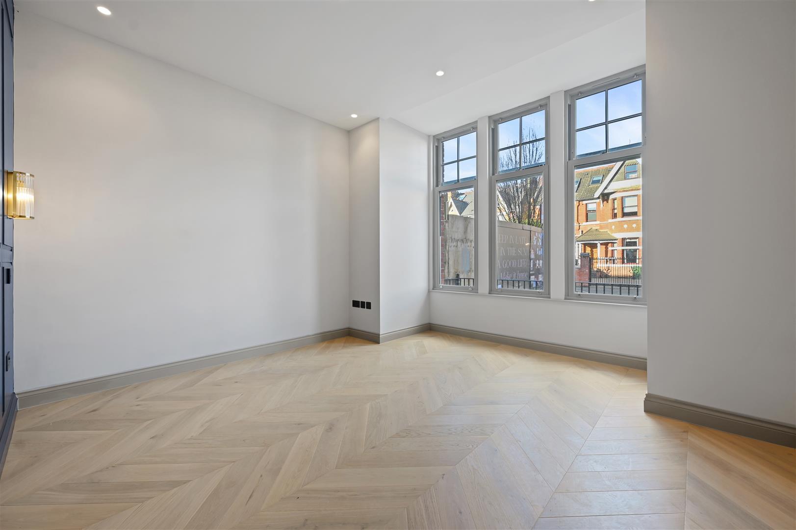 Property Image 047f6fcc-28fc-463a-8a52-ed85d6c41c3d