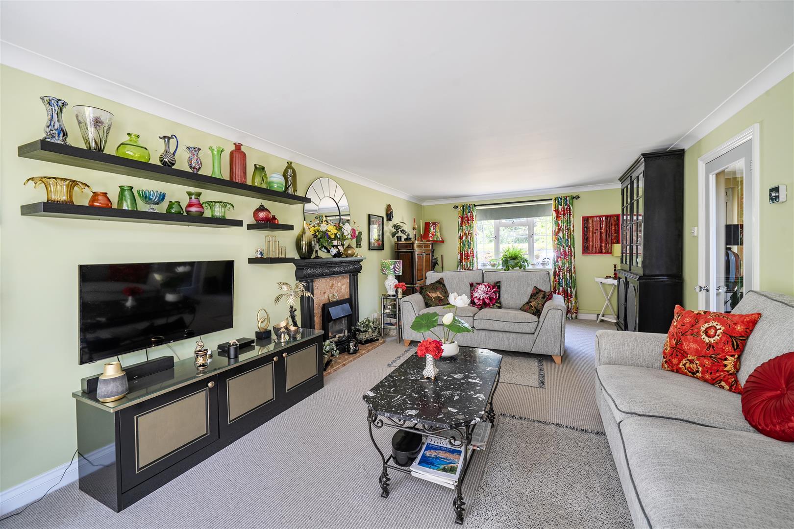 Property Image 0480f42d-a540-4994-bfcd-e448b10d5763