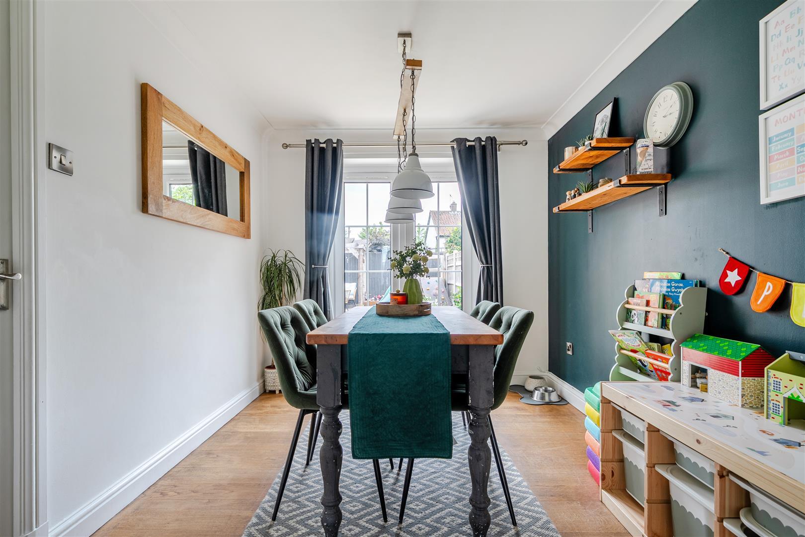Property Image 0482d082-f61b-42ae-92c6-33719a9a8837