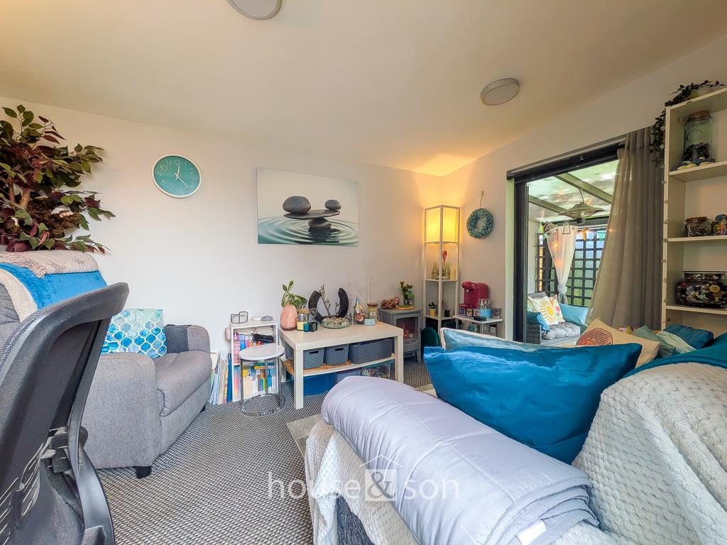 Property Image 04882db4-a780-4f78-b4e1-60a259ea415b