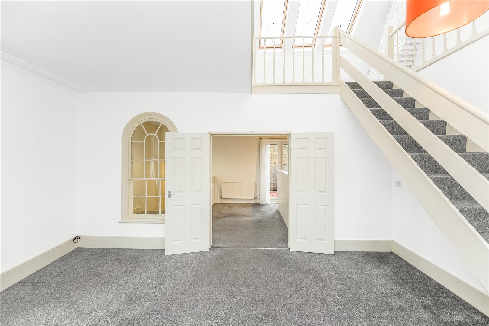 Property Image 048a4bf8-2ea6-4577-aeb2-af2f8a732880