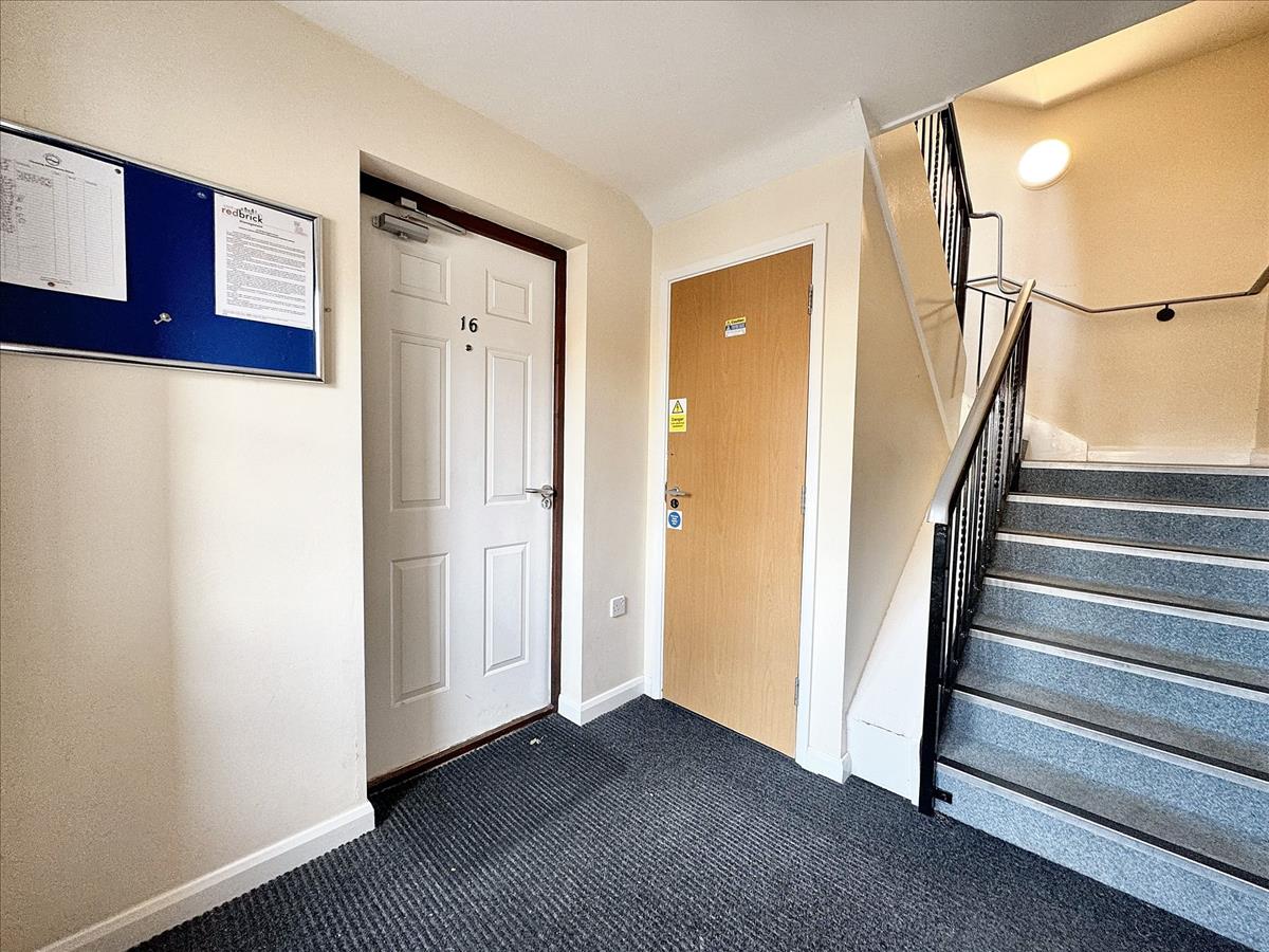 Property Image 048e36b2-739d-49f6-8b97-7c3225cba54a