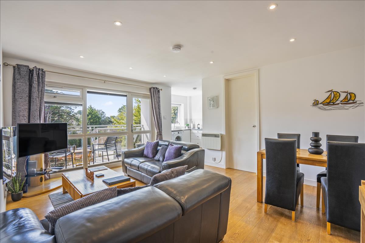 Property Image 048f2f16-e38b-4ffd-9b40-58aa1c2c0568