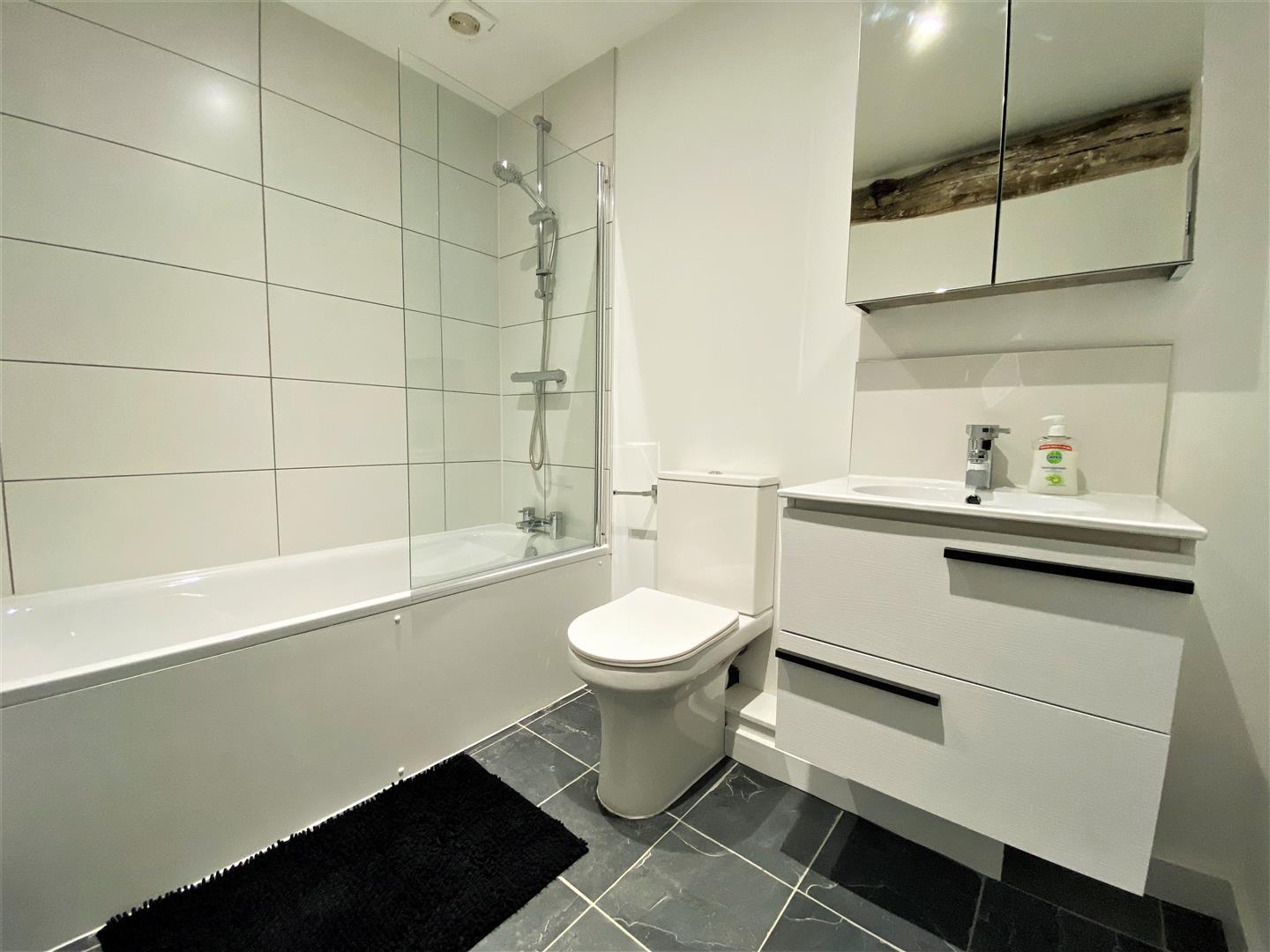 Property Image 049624e6-4330-4aed-9b1c-35ec932e0cbb