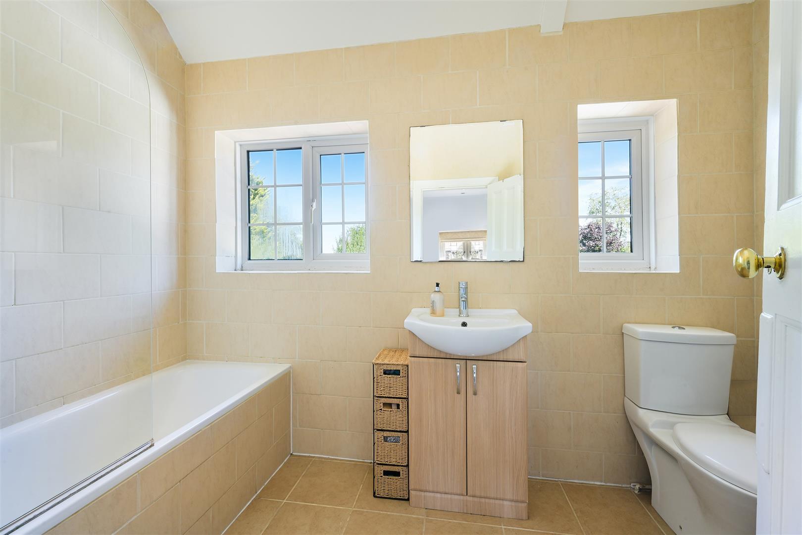 Property Image 049d9830-b2eb-4852-b9b1-7ea7f4781b89
